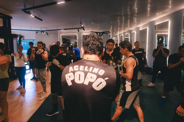 ART STUDIO inaugura novo equipamento de Boxe com aula especial de Popó