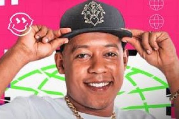 Após sucesso no carnaval de Prado e Alcobaça, 7kssio retorna ao Extremo Sul para levar o pagofunk neste final de semana